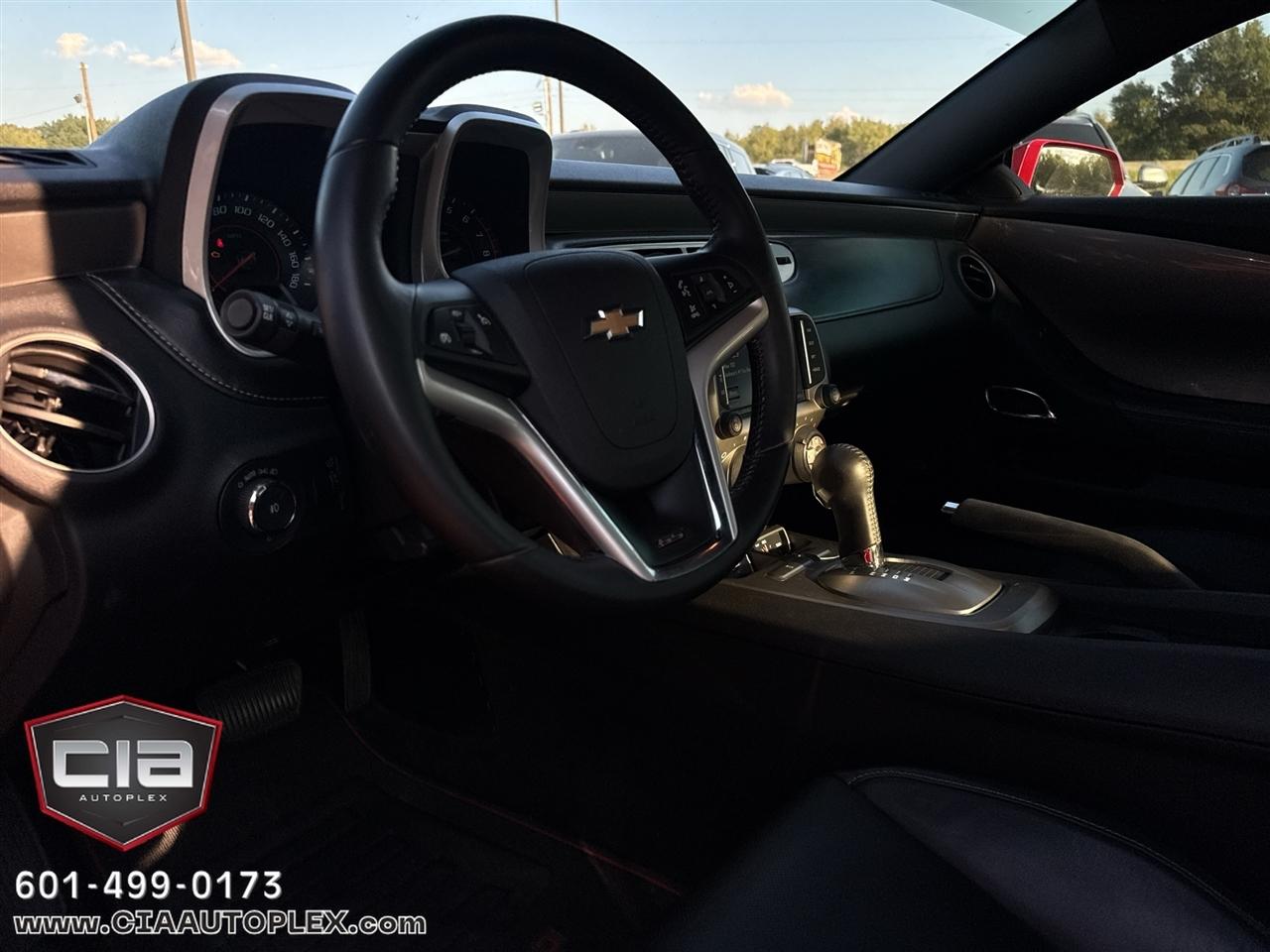 Chevrolet Camaro photo 2