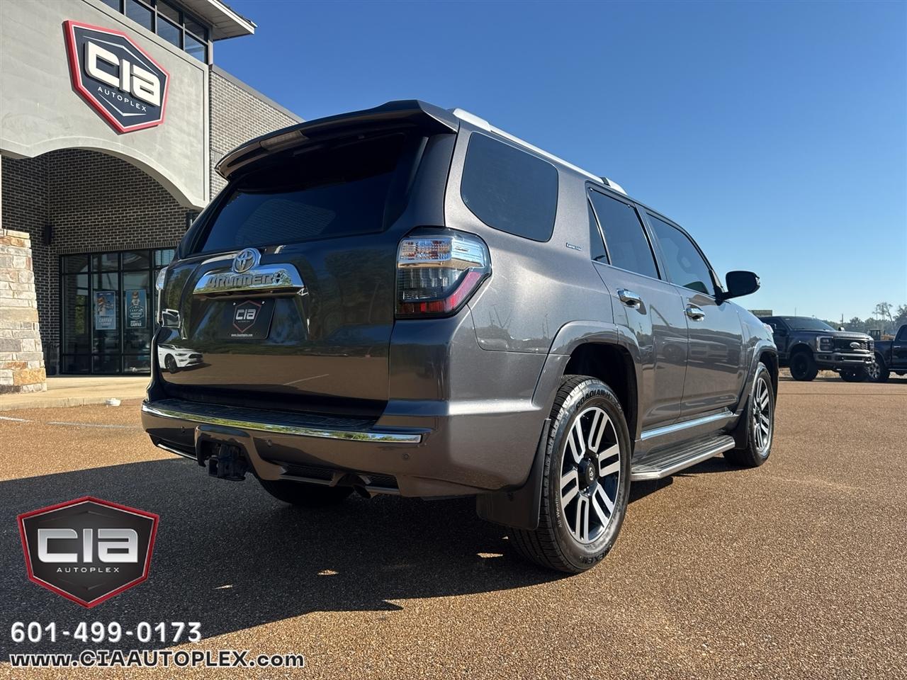 Toyota 4Runner SR5 Premium 2WD (Natl) 2020