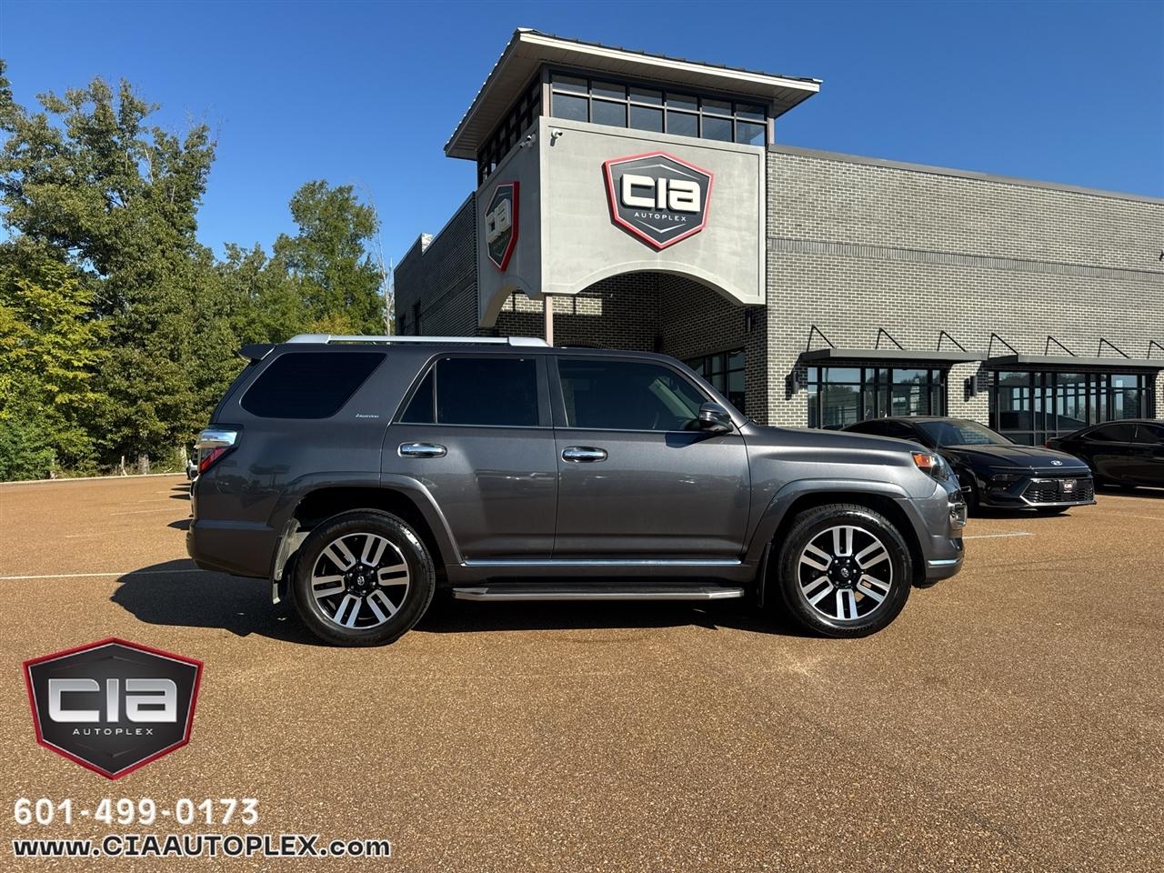 Toyota 4Runner SR5 Premium 2WD (Natl) 2020