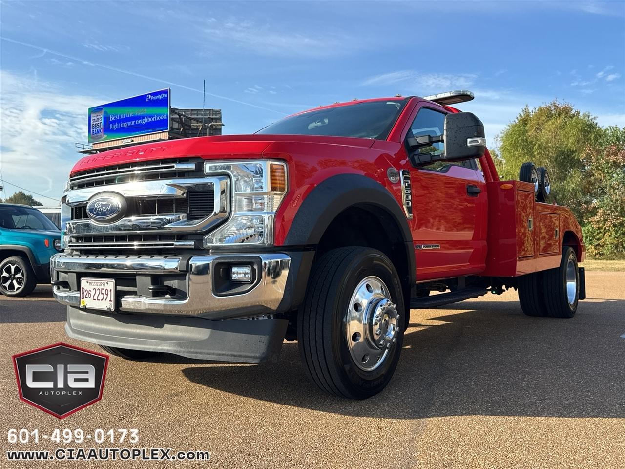 Ford Super Duty F-600 DRW XLT 2WD Reg Cab 145" WB 60" CA 2022