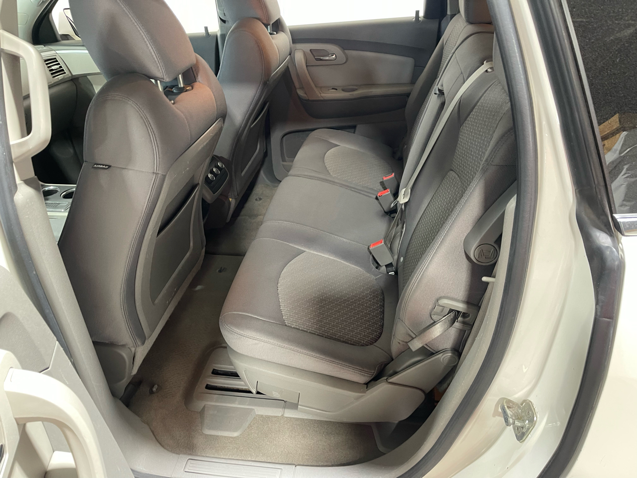 2011 Chevrolet Traverse 1LT photo 18