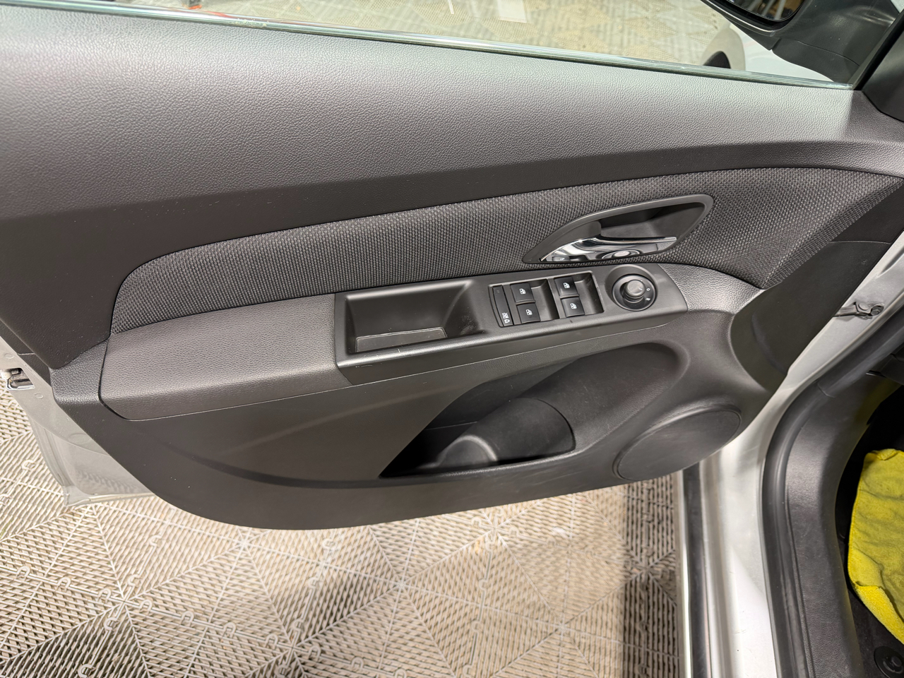 Chevrolet Cruze 4dr Sdn LT w/1LT 2012 Chevrolet Cruze 4dr Sdn LT w/1LT 2012