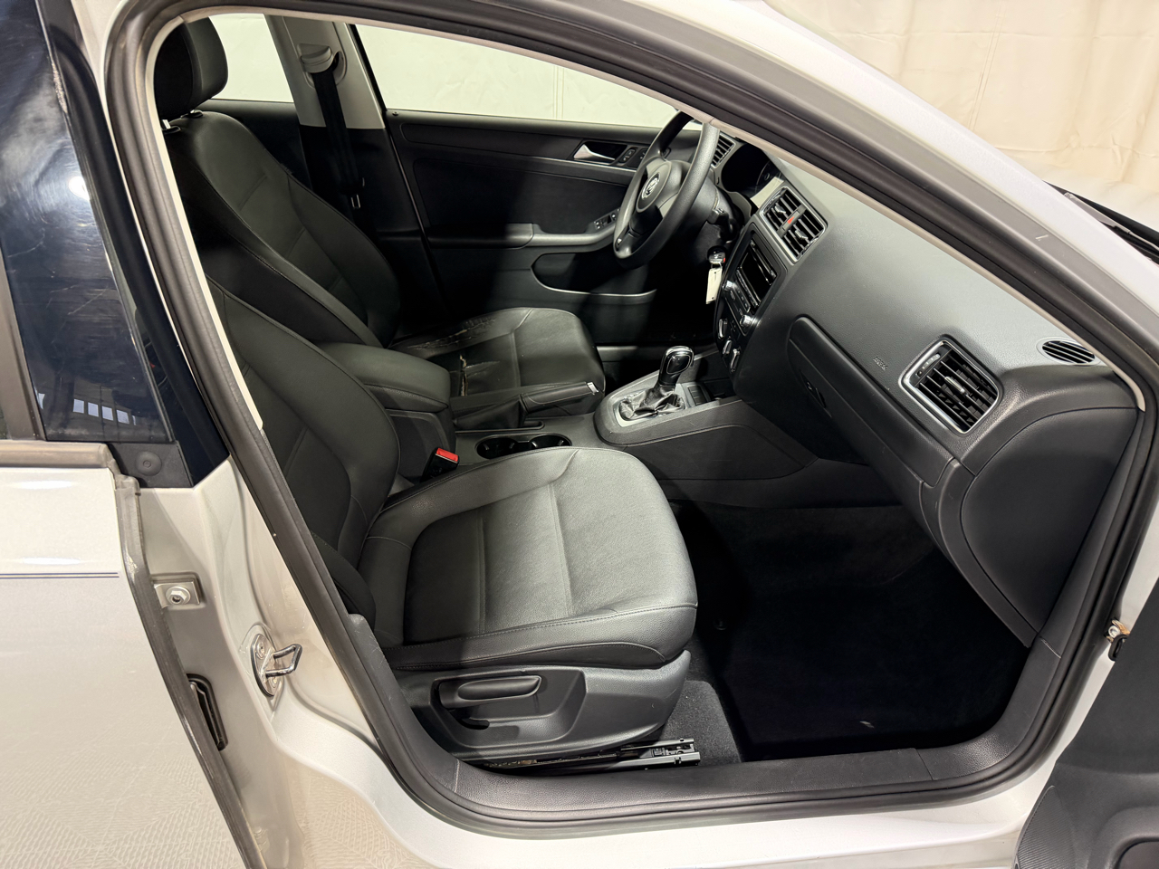 Volkswagen Jetta Sedan 4dr Auto SE PZEV 2012