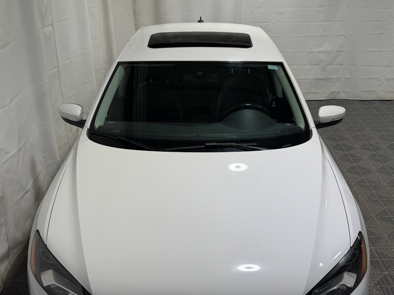 Volkswagen Passat 4dr Sdn 2.0L DSG TDI SEL Premium 2013