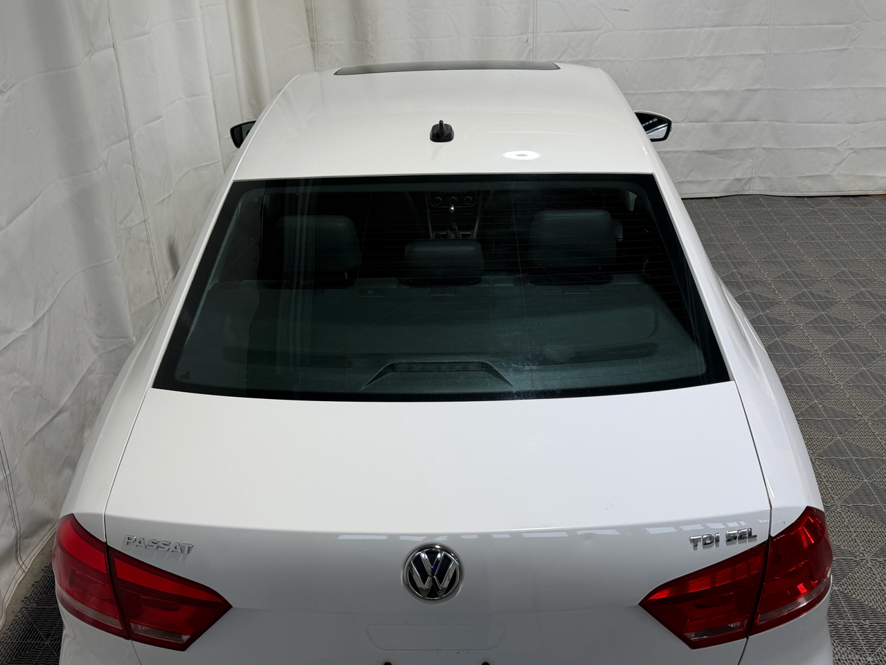 Volkswagen Passat 4dr Sdn 2.0L DSG TDI SEL Premium 2013