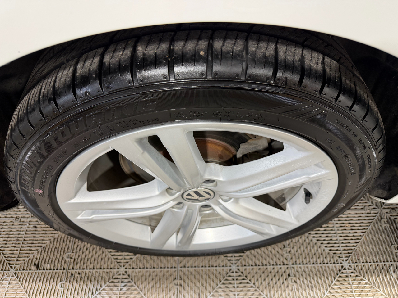 Volkswagen Passat 4dr Sdn 2.0L DSG TDI SEL Premium 2013