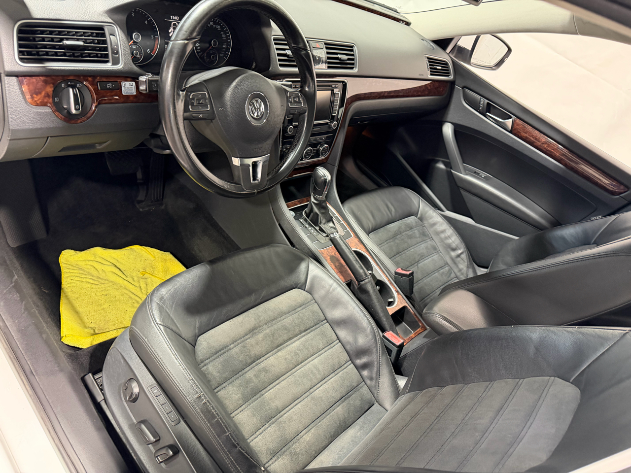 Volkswagen Passat 4dr Sdn 2.0L DSG TDI SEL Premium 2013