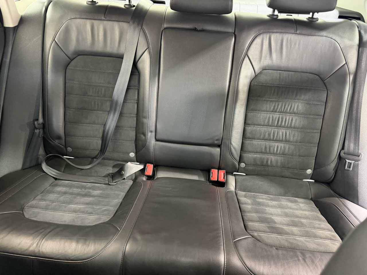 Volkswagen Passat 4dr Sdn 2.0L DSG TDI SEL Premium 2013