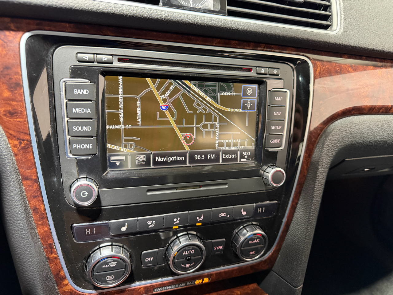 Volkswagen Passat 4dr Sdn 2.0L DSG TDI SEL Premium 2013