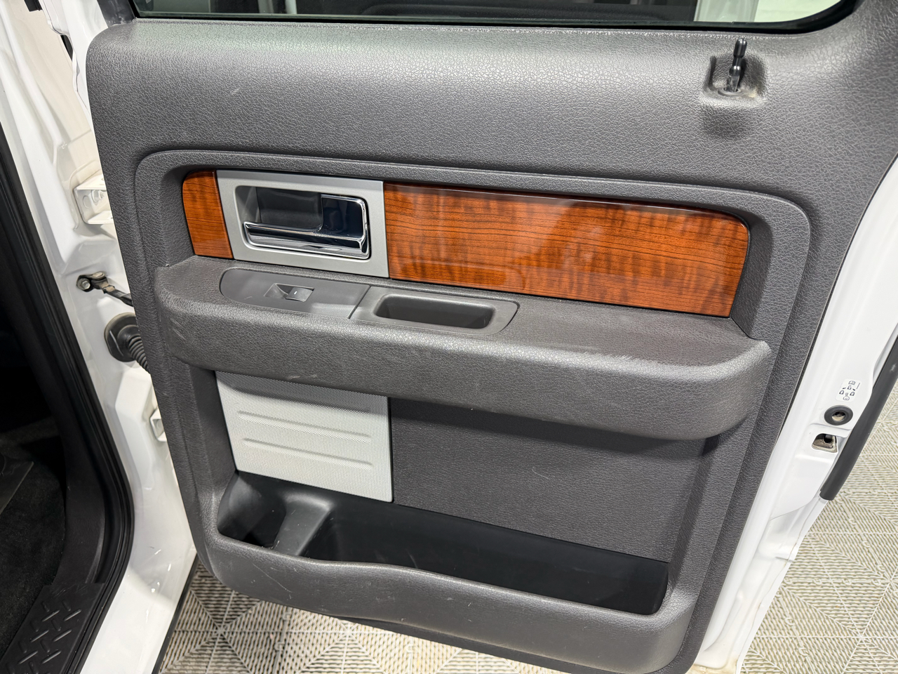 Ford F-150 4WD SuperCrew 157" Lariat 2010