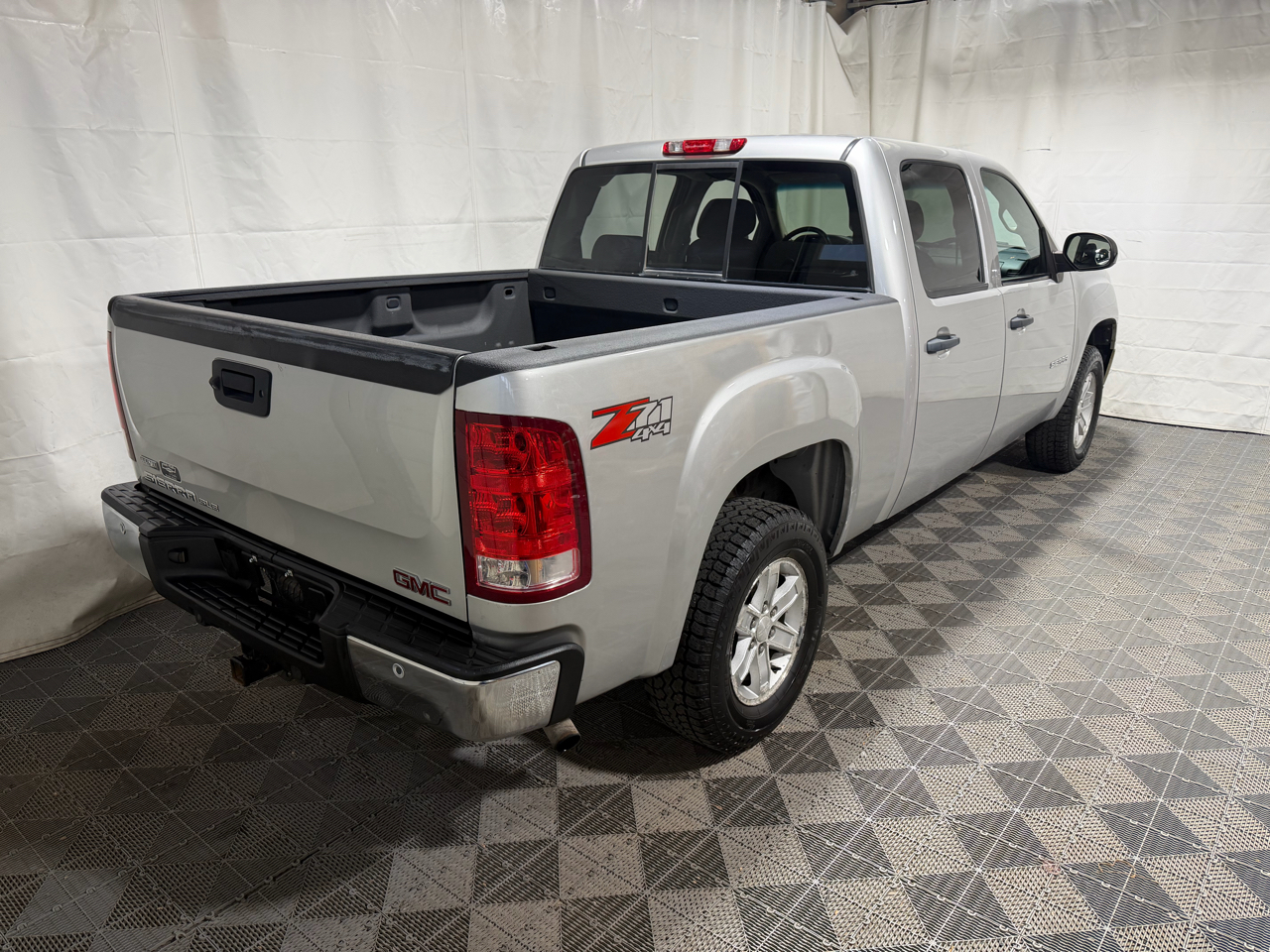 GMC Sierra 1500 4WD Crew Cab 143.5" SLE 2011