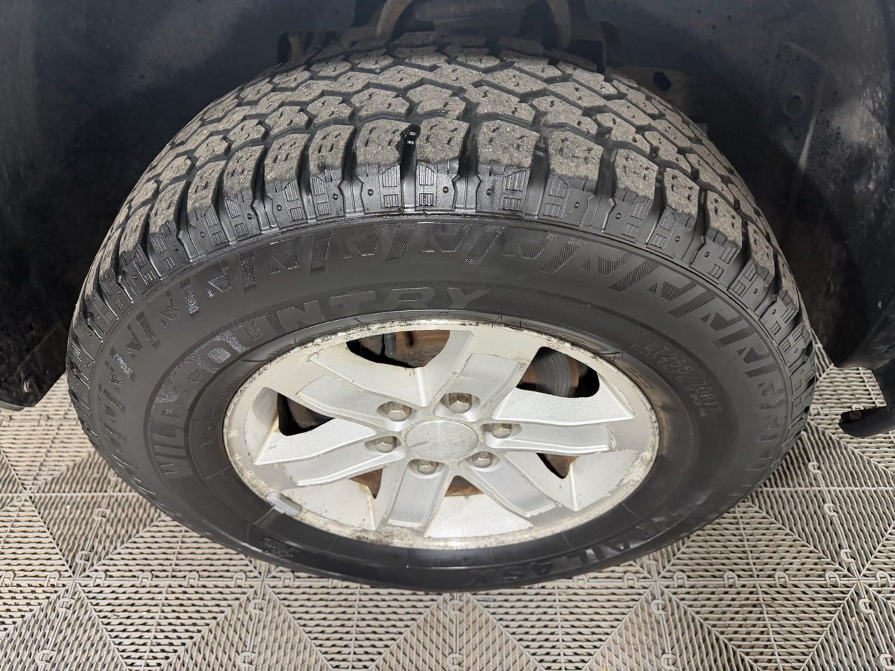 GMC Sierra 1500 4WD Crew Cab 143.5" SLE 2011