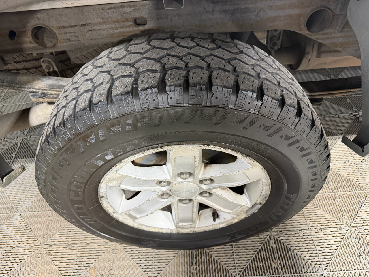 GMC Sierra 1500 4WD Crew Cab 143.5" SLE 2011