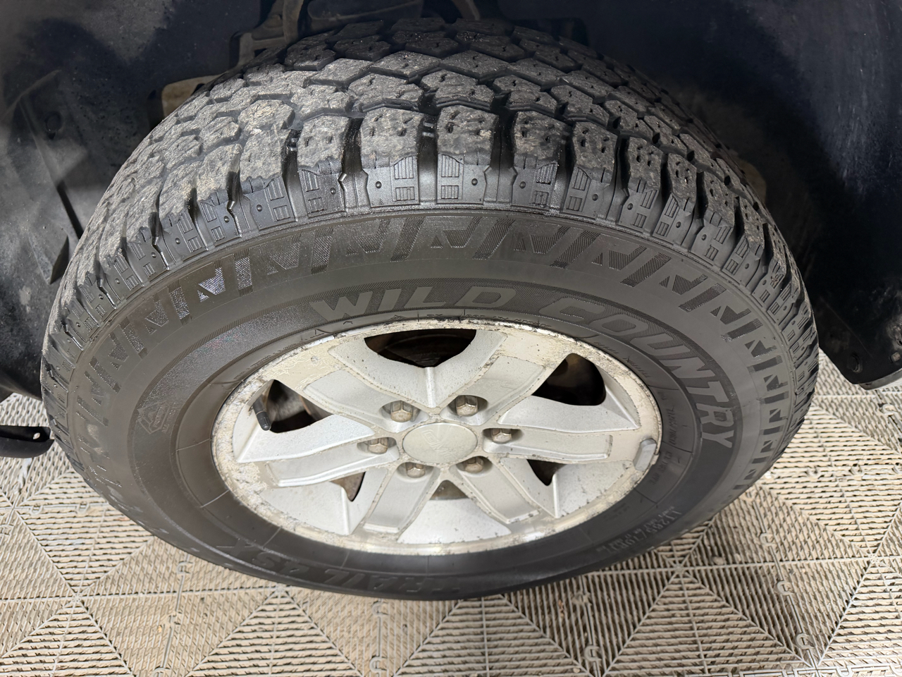 GMC Sierra 1500 4WD Crew Cab 143.5" SLE 2011