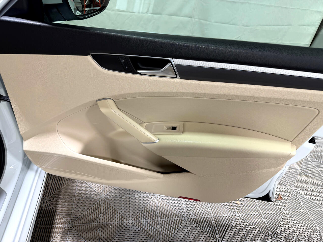 Volkswagen Passat R-Line w/Comfort Pkg Auto 2017