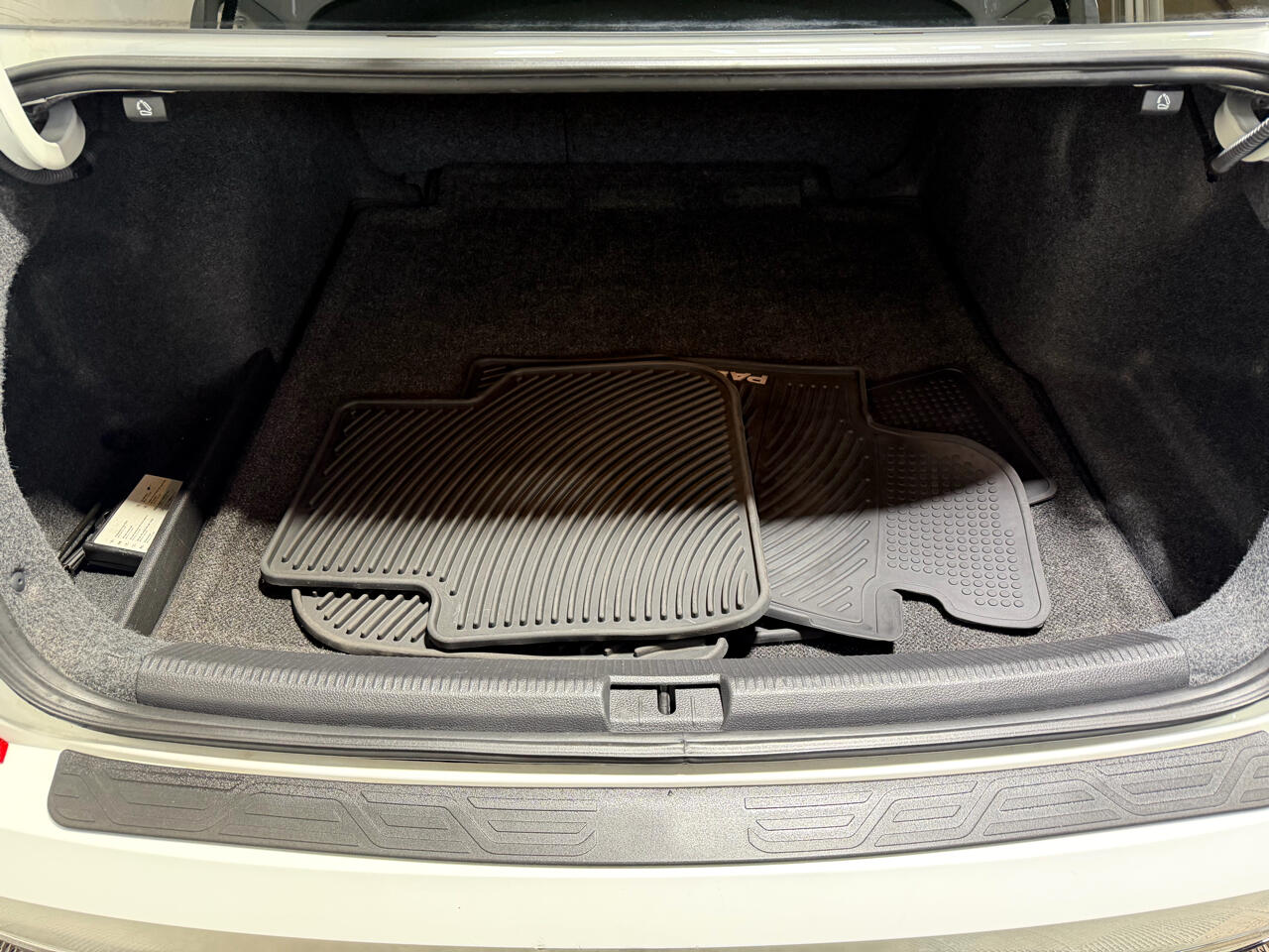 Volkswagen Passat R-Line w/Comfort Pkg Auto 2017