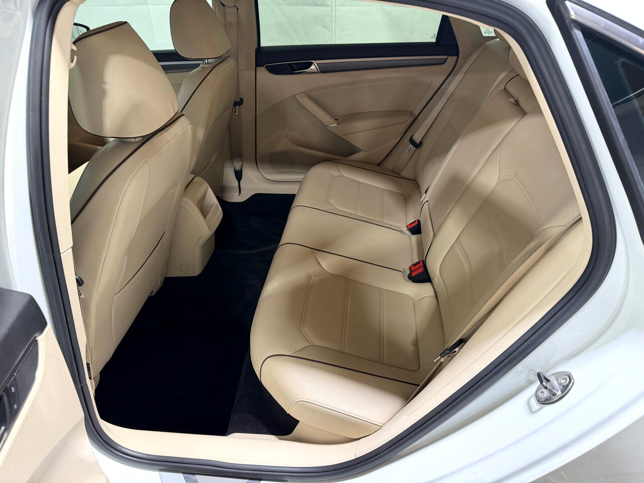 Volkswagen Passat R-Line w/Comfort Pkg Auto 2017