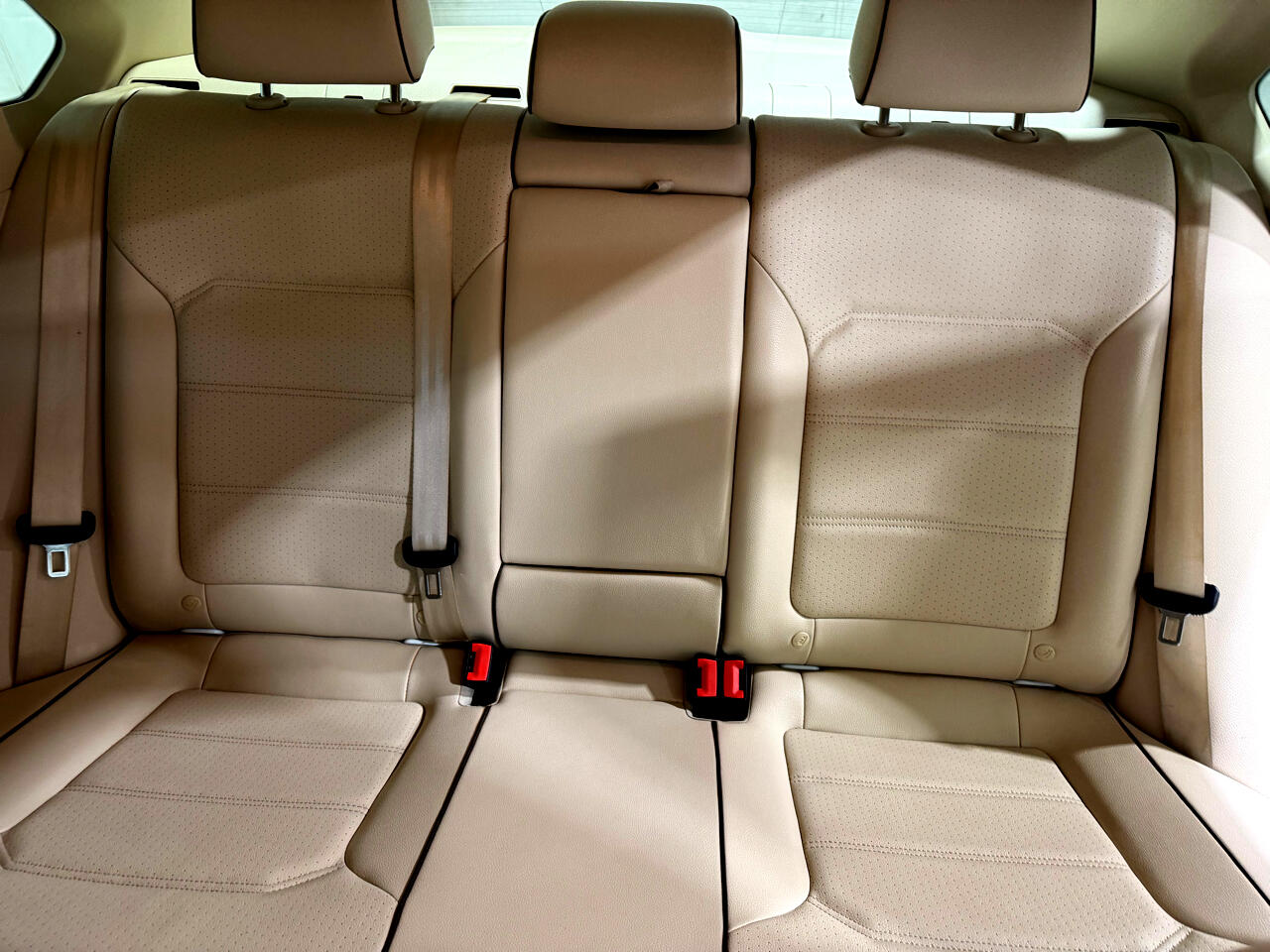 Volkswagen Passat R-Line w/Comfort Pkg Auto 2017