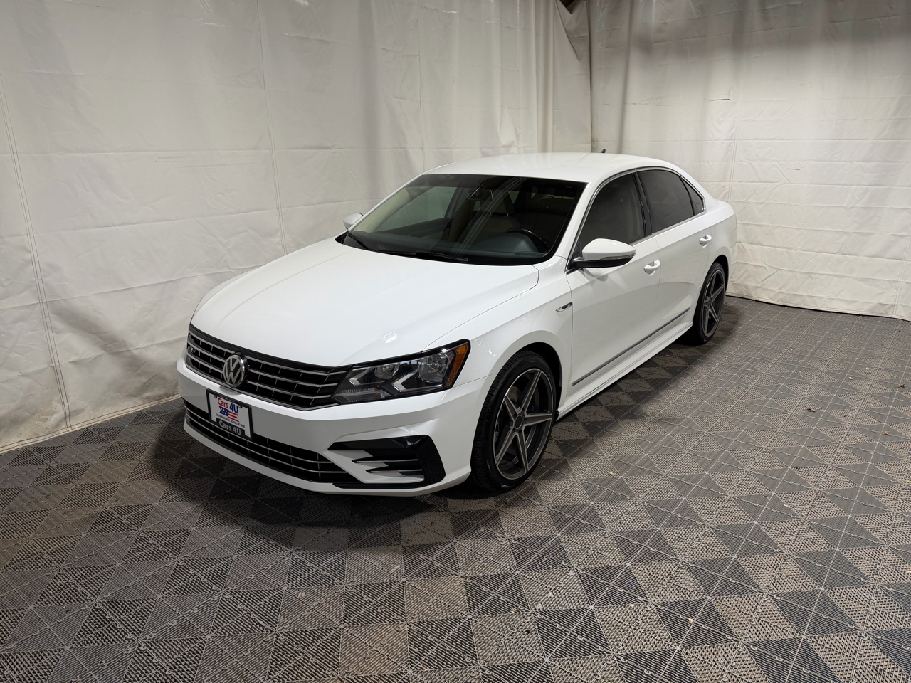 2017 Volkswagen Passat R-Line w/Comfort Pkg Auto