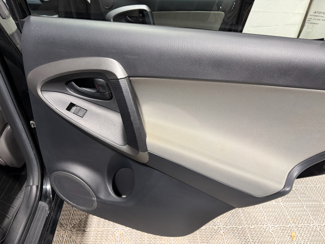 Toyota RAV4 4WD 4dr 4-cyl 4-Spd AT (Natl) 2010