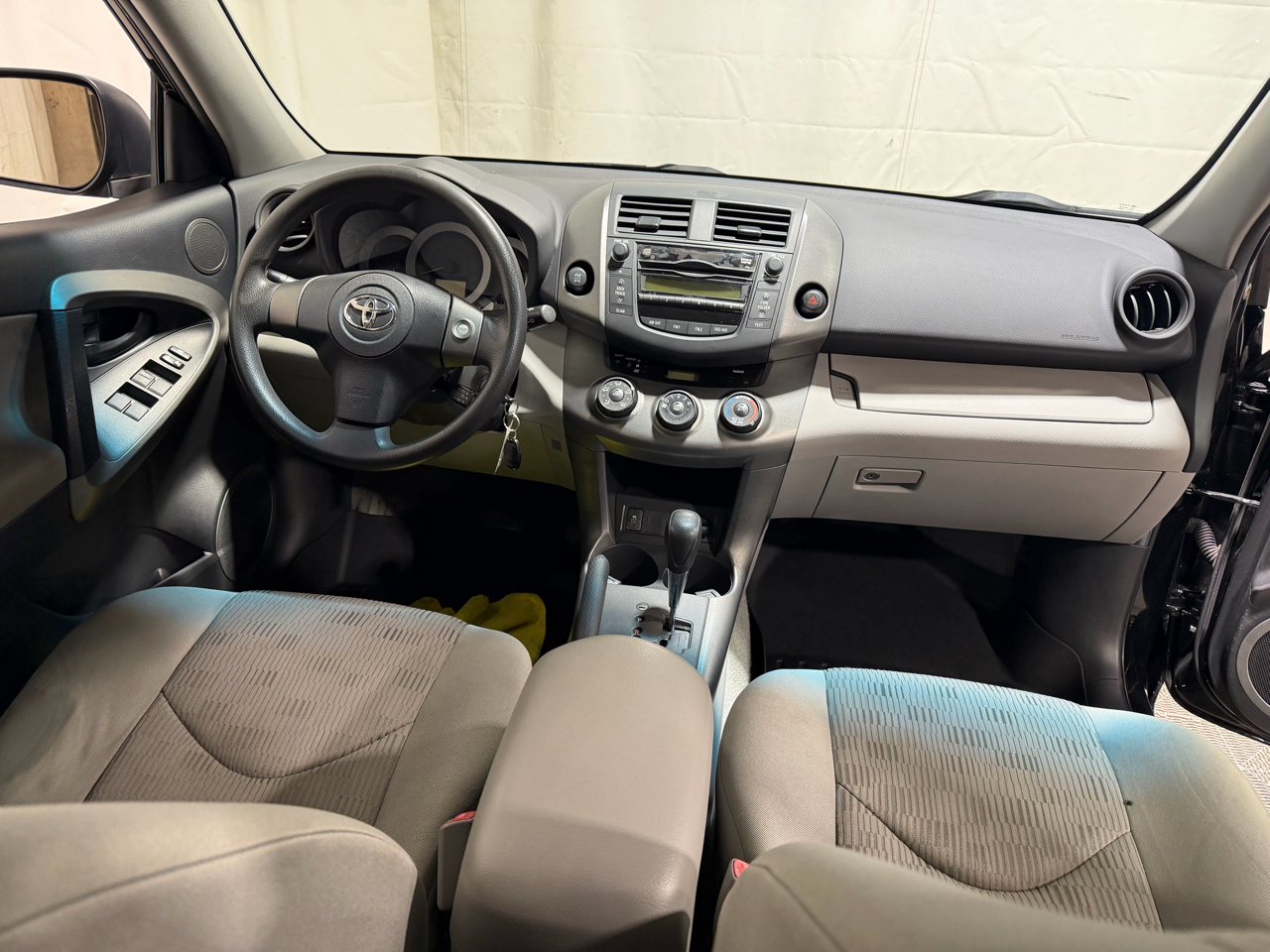 Toyota RAV4 4WD 4dr 4-cyl 4-Spd AT (Natl) 2010