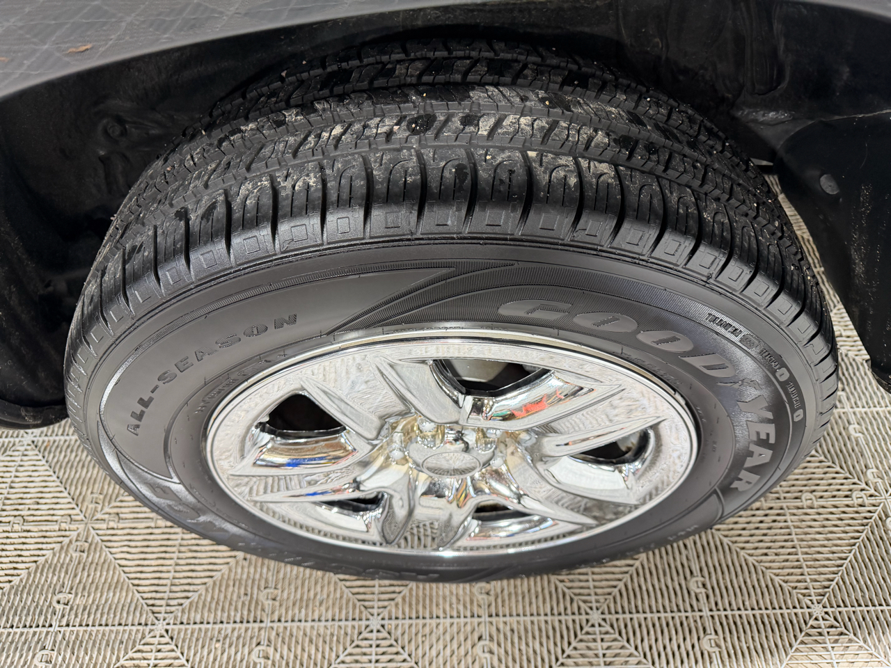 Toyota RAV4 4WD 4dr 4-cyl 4-Spd AT (Natl) 2010