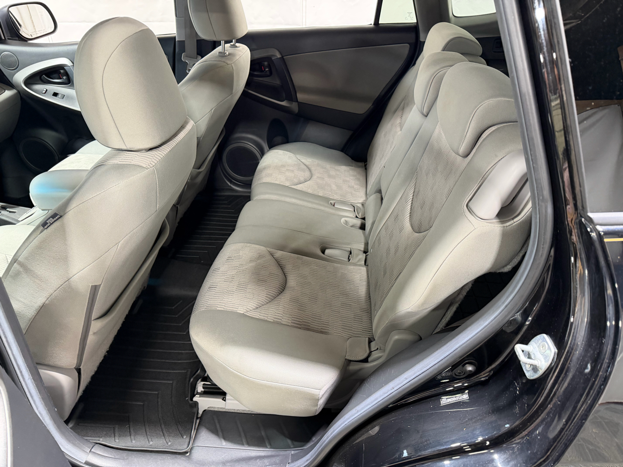 Toyota RAV4 4WD 4dr 4-cyl 4-Spd AT (Natl) 2010