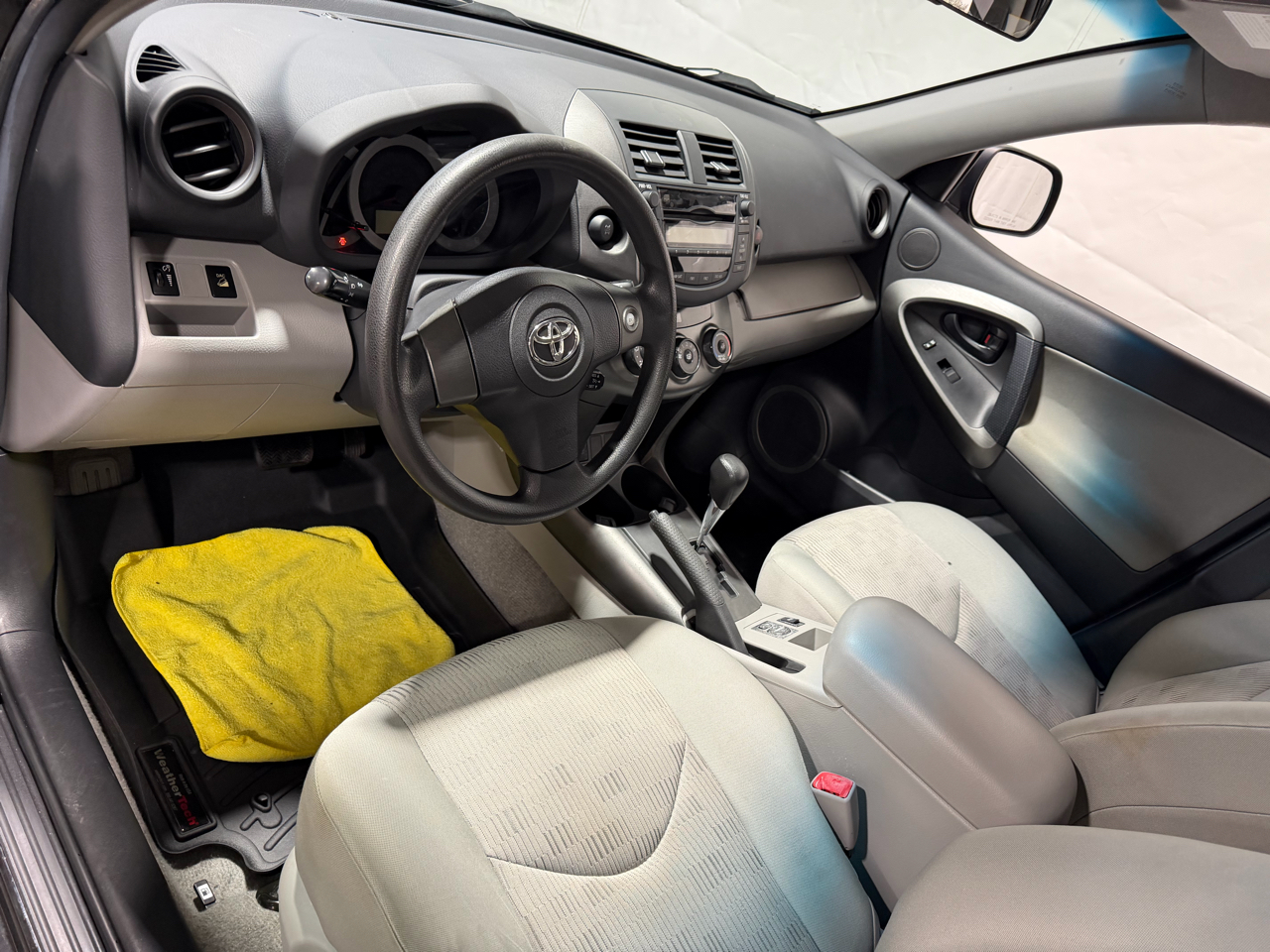 Toyota RAV4 4WD 4dr 4-cyl 4-Spd AT (Natl) 2010