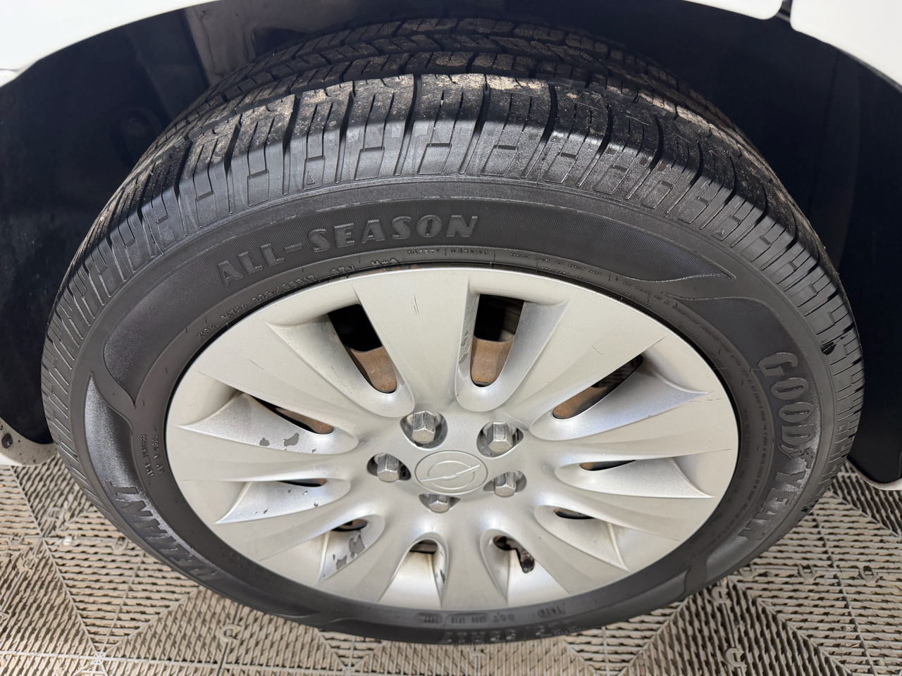 Chrysler 200 4dr Sdn LX 2013