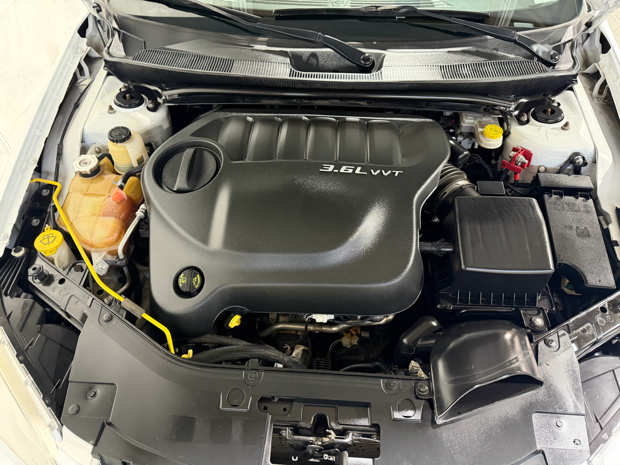 Chrysler 200 4dr Sdn LX 2013