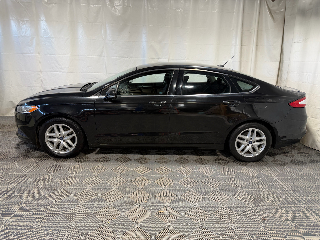 Ford Fusion 4dr Sdn SE FWD 2015