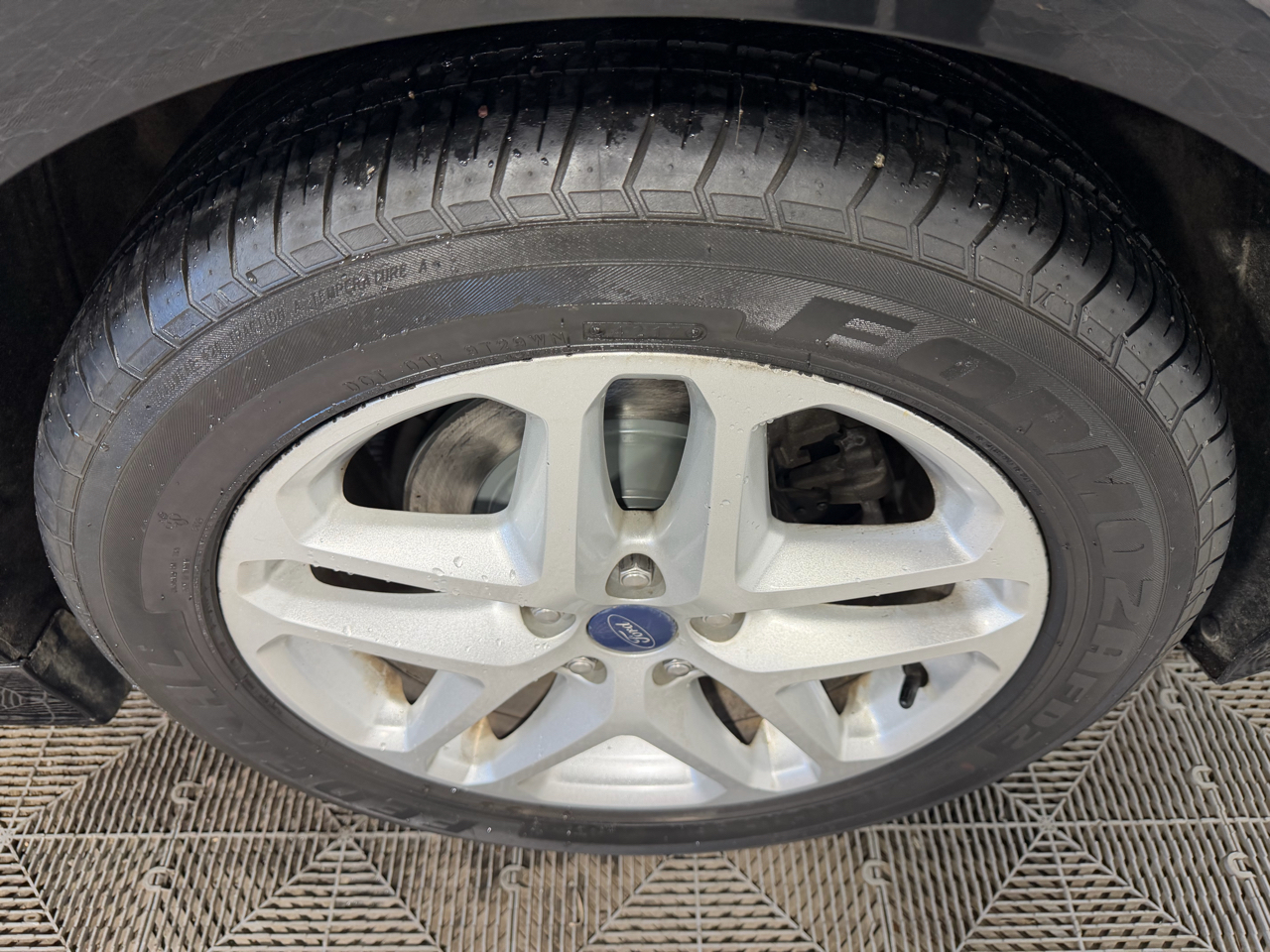 Ford Fusion 4dr Sdn SE FWD 2015