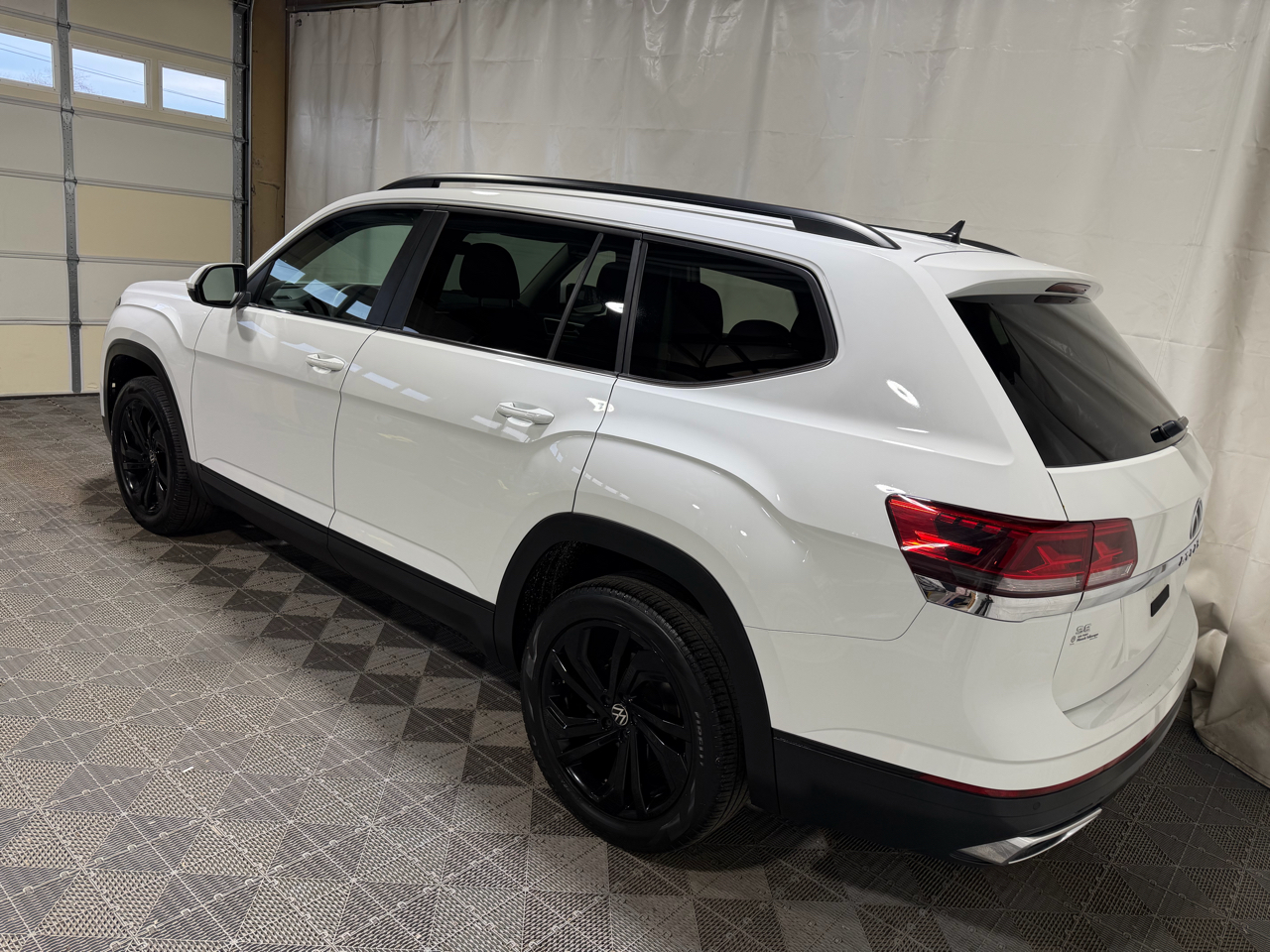 Volkswagen Atlas 2.0T SE w/Technology 4MOTION 2022