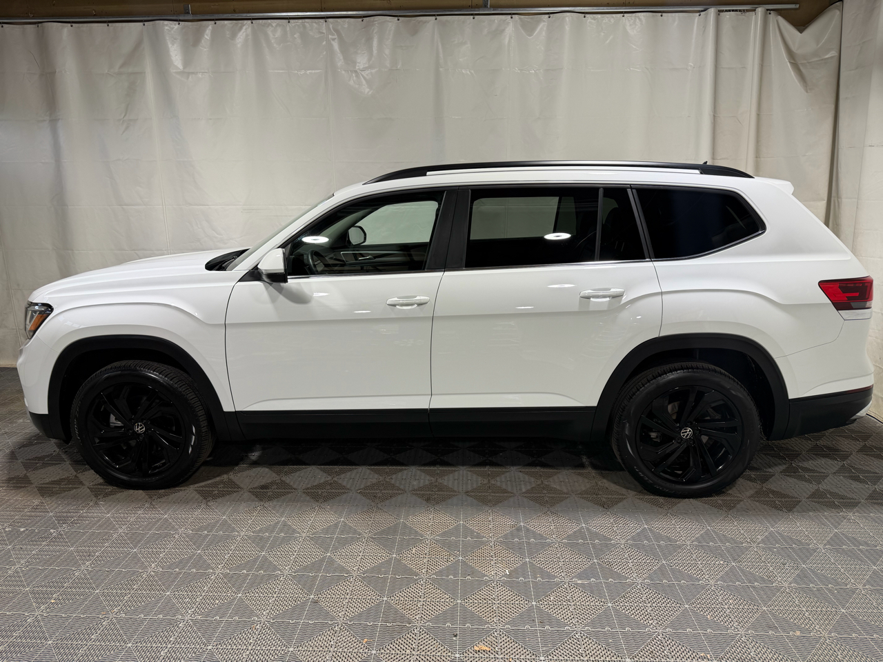 Volkswagen Atlas 2.0T SE w/Technology 4MOTION 2022