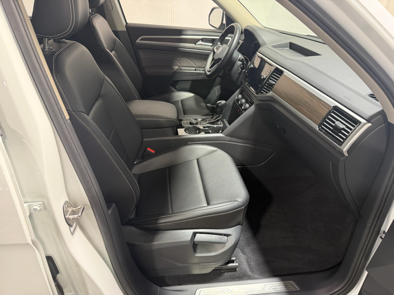 Volkswagen Atlas 2.0T SE w/Technology 4MOTION 2022