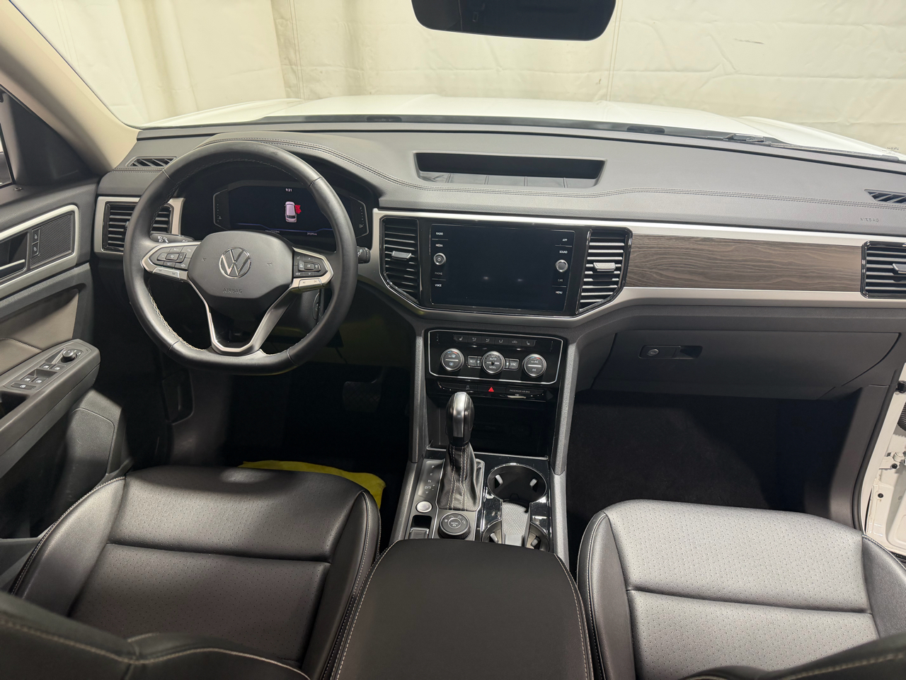 Volkswagen Atlas 2.0T SE w/Technology 4MOTION 2022