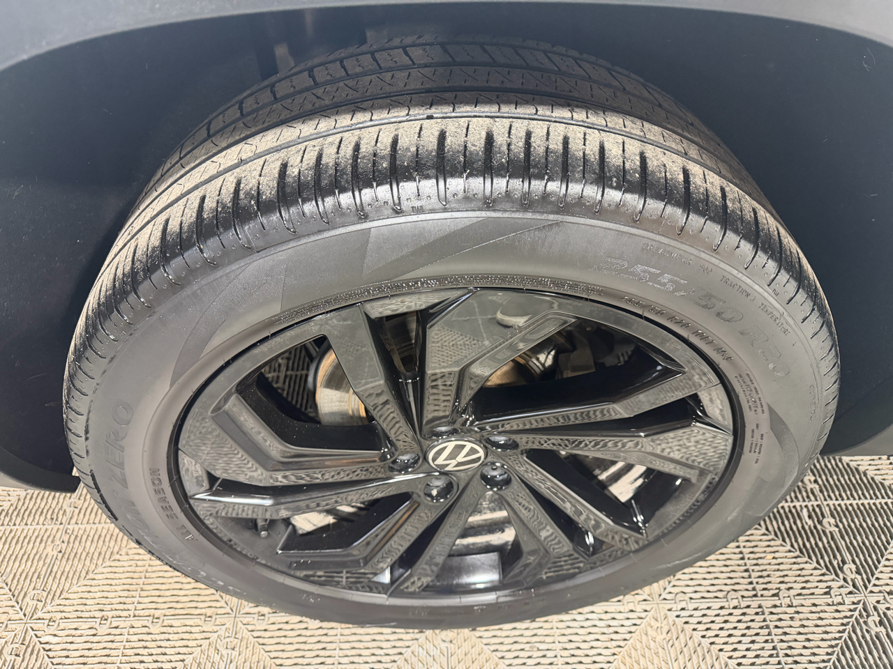 Volkswagen Atlas 2.0T SE w/Technology 4MOTION 2022