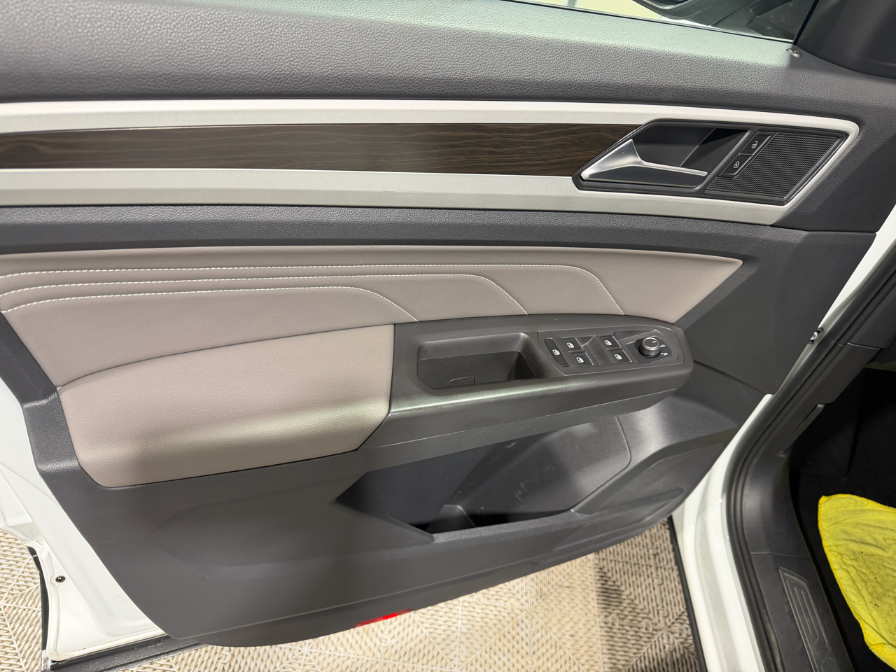 Volkswagen Atlas 2.0T SE w/Technology 4MOTION 2022