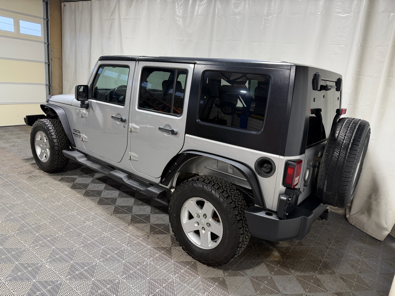 Jeep Wrangler Unlimited 4WD 4dr Sport 2010