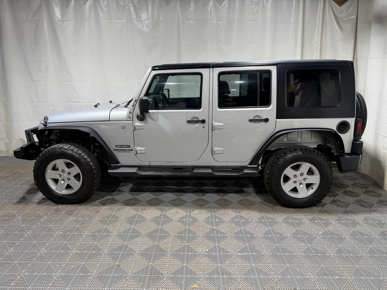 Jeep Wrangler Unlimited 4WD 4dr Sport 2010