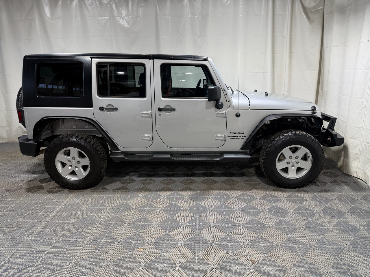 Jeep Wrangler Unlimited 4WD 4dr Sport 2010