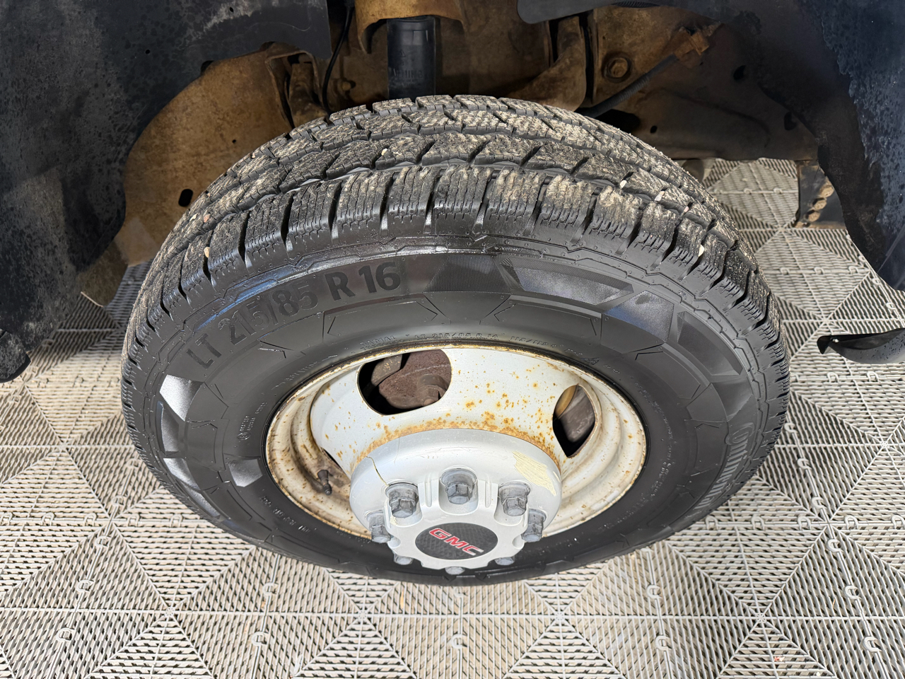 GMC Sierra 3500 Reg Cab 137.0" WB, 60.4" CA 4WD WT 2004