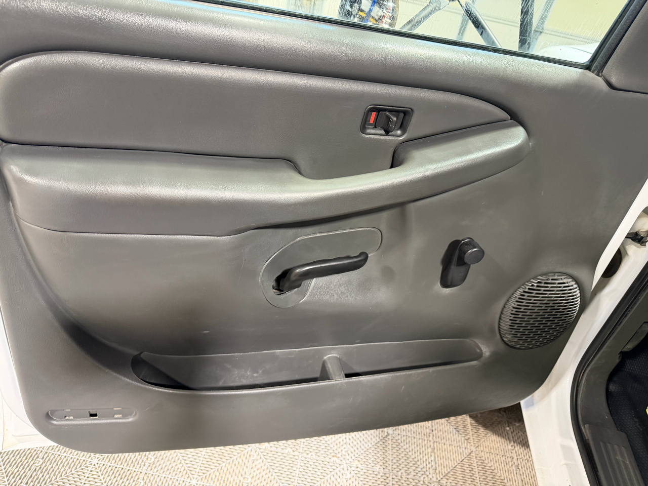 GMC Sierra 3500 Reg Cab 137.0" WB, 60.4" CA 4WD WT 2004