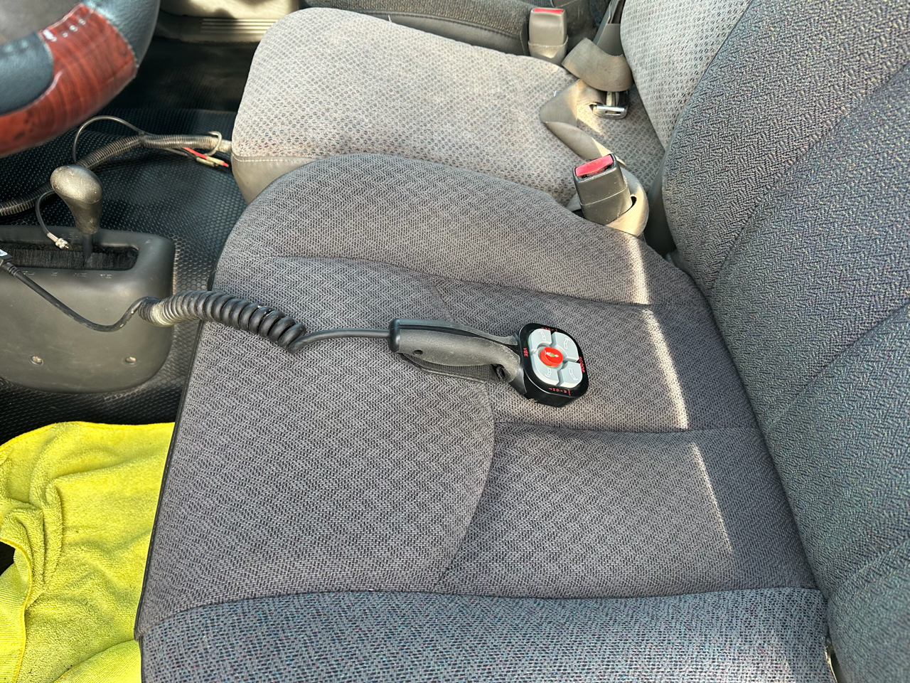 GMC Sierra 3500 Reg Cab 137.0" WB, 60.4" CA 4WD WT 2004