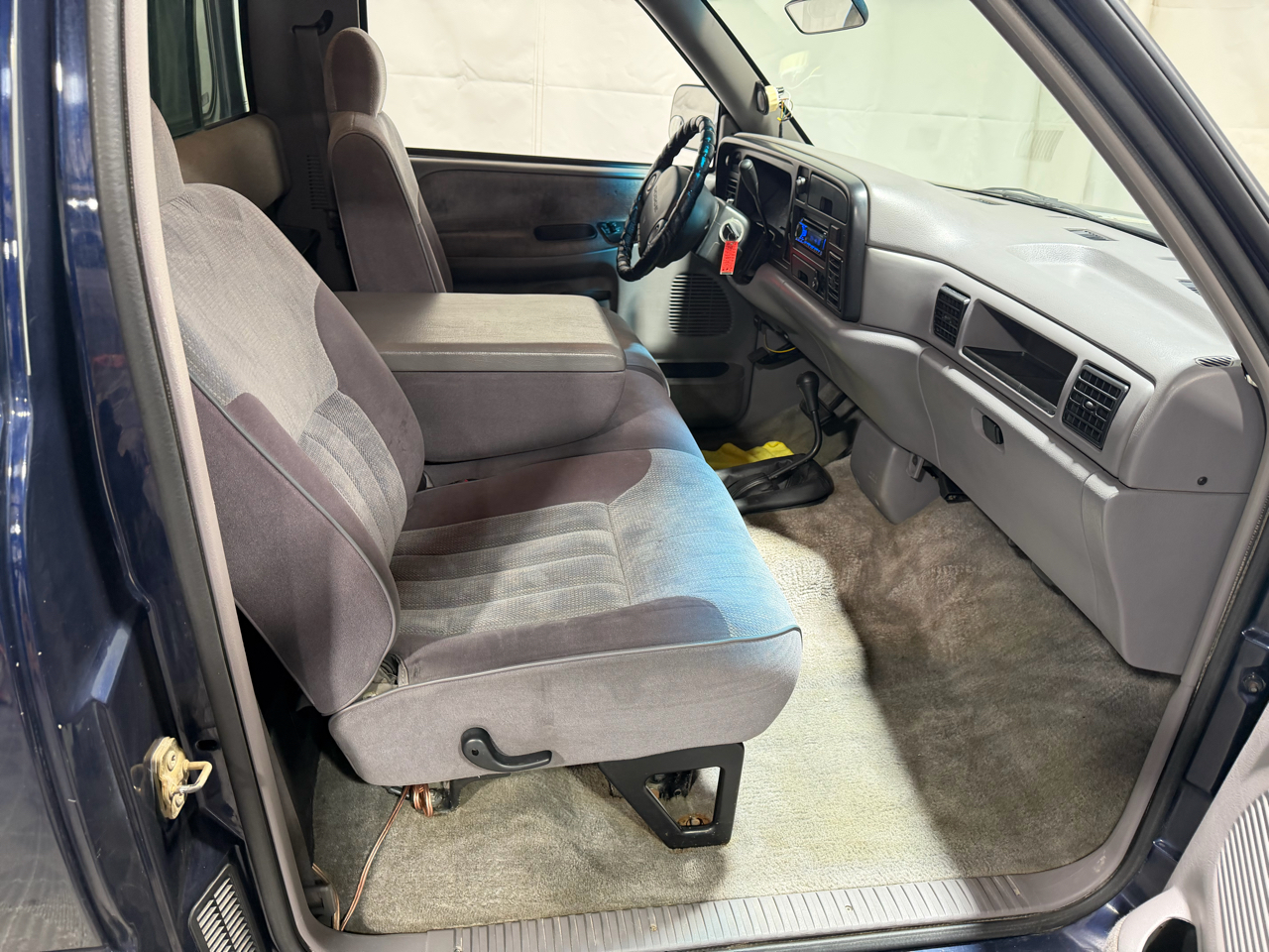 Dodge Ram 1500 Reg Cab 119" WB 4WD 1994