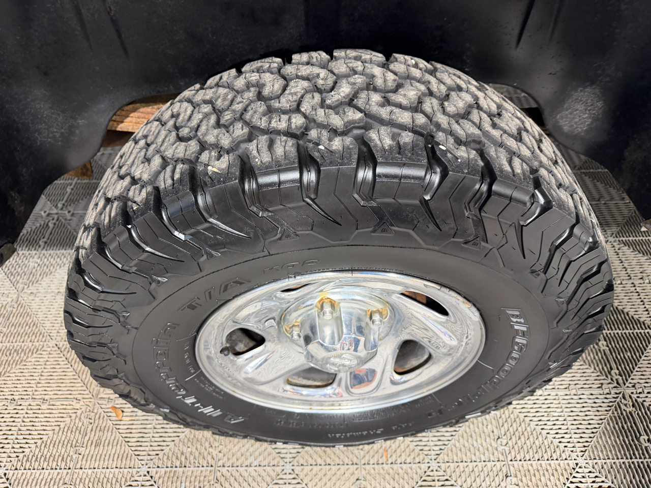 Dodge Ram 1500 Reg Cab 119" WB 4WD 1994