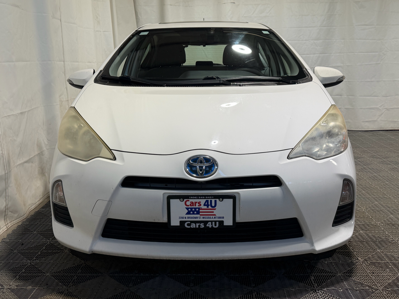 Toyota Prius c 5dr HB Three (Natl) 2013