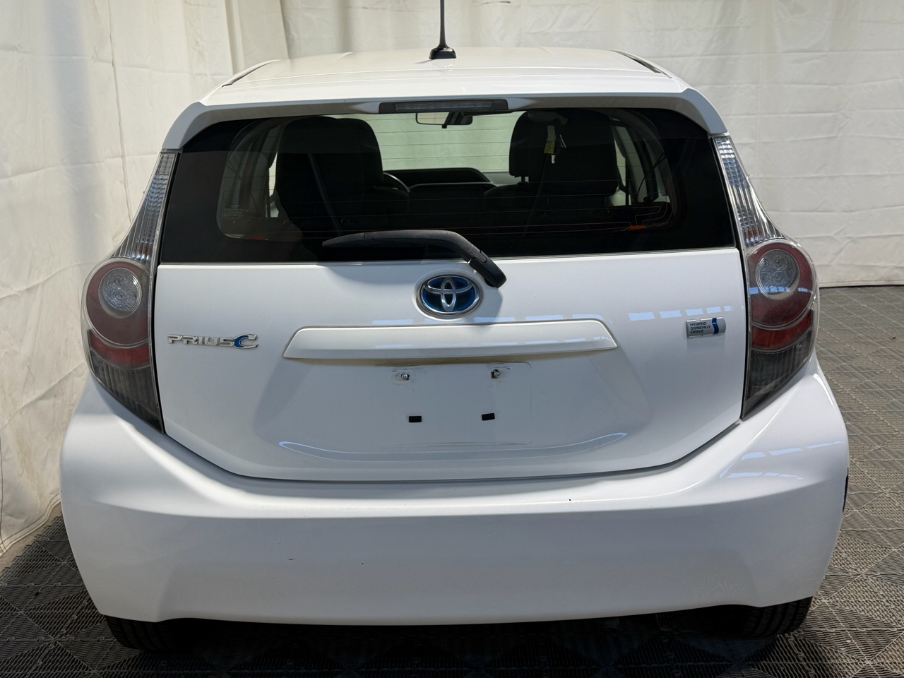 Toyota Prius c 5dr HB Three (Natl) 2013