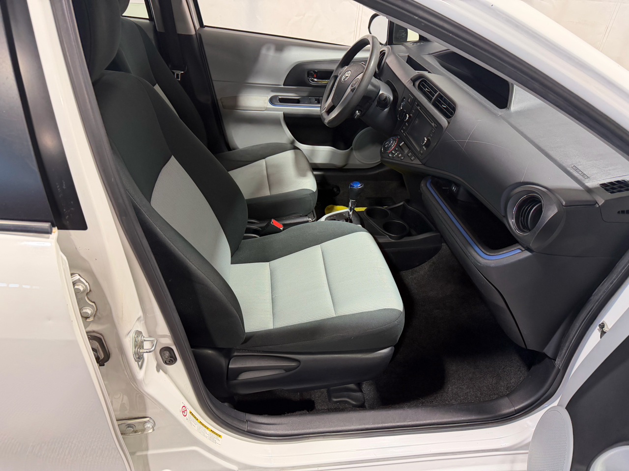 Toyota Prius c 5dr HB Three (Natl) 2013