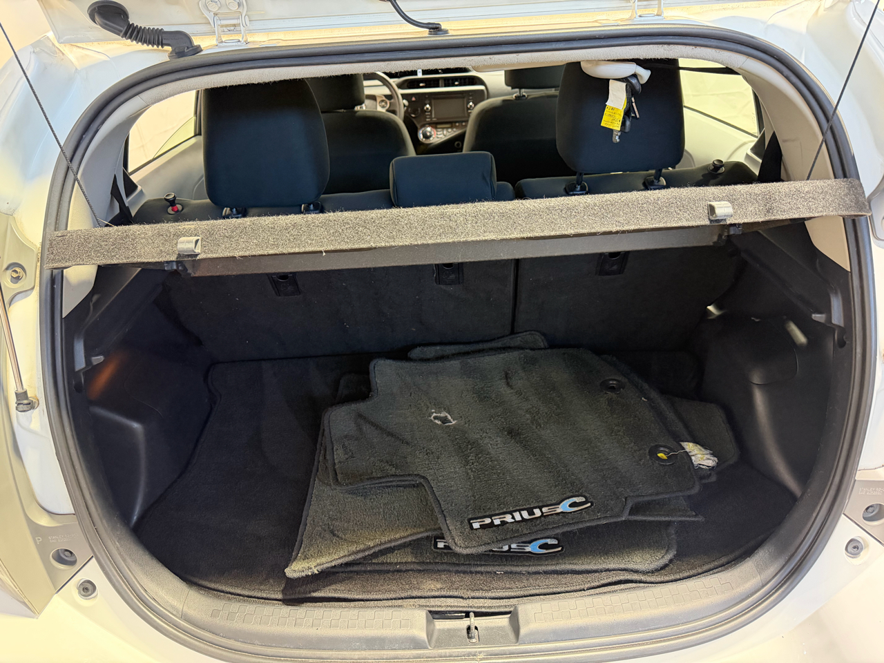 Toyota Prius c 5dr HB Three (Natl) 2013